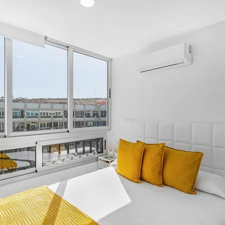 Newly Refurbished Beachfront Appartement San Bartolomé