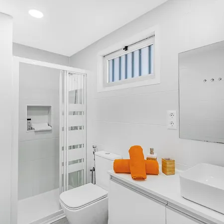 Newly Refurbished Beachfront * San Bartolomé